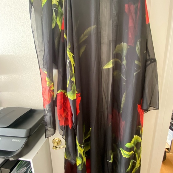 Gorgeous Runway FLORAL style chiffon Kimono or robe - Picture 5 of 10
